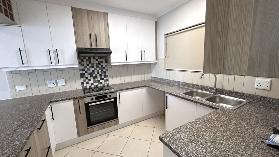 To Let 2 Bedroom Property for Rent in Table View Western Cape